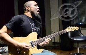 Guitarrista Cacau Santos